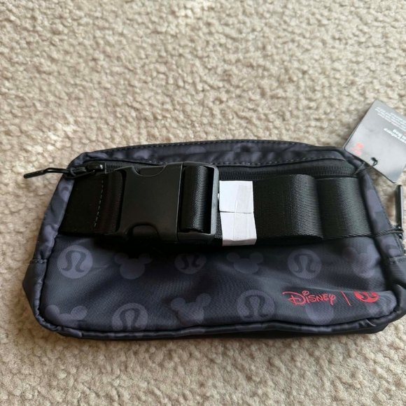 Lululemon x Disney Mickey Mouse Belt Bag Black NWT Everywhere 1L Rare - Picture 3 of 5